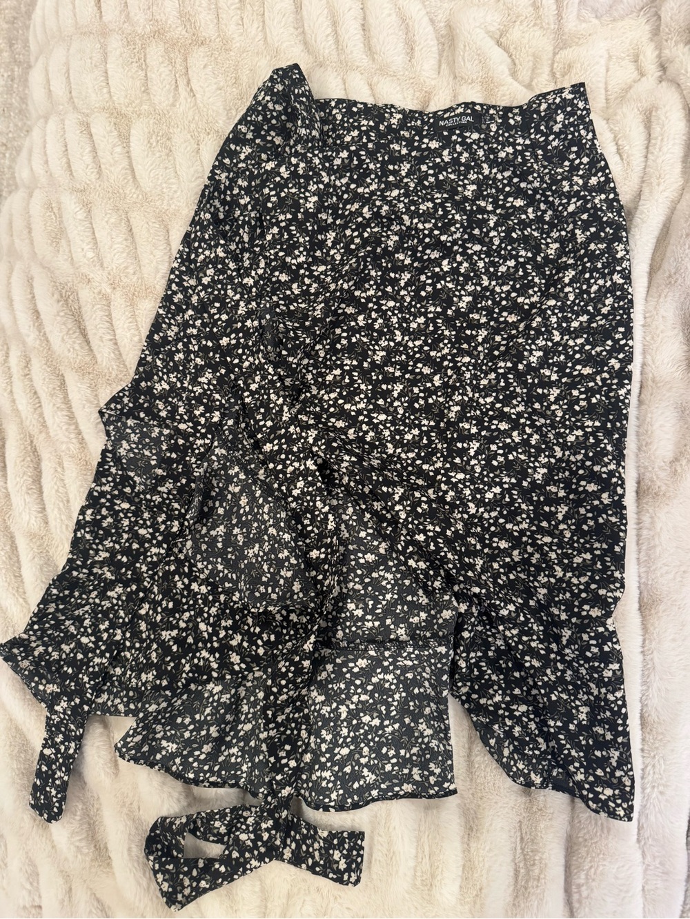 NWT Nasty Gal Tie-Waist Skirt - Picture 2 of 6